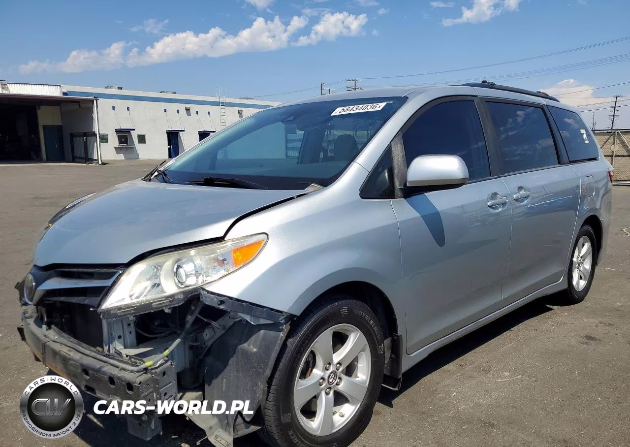 2019 Toyota Sienna Le