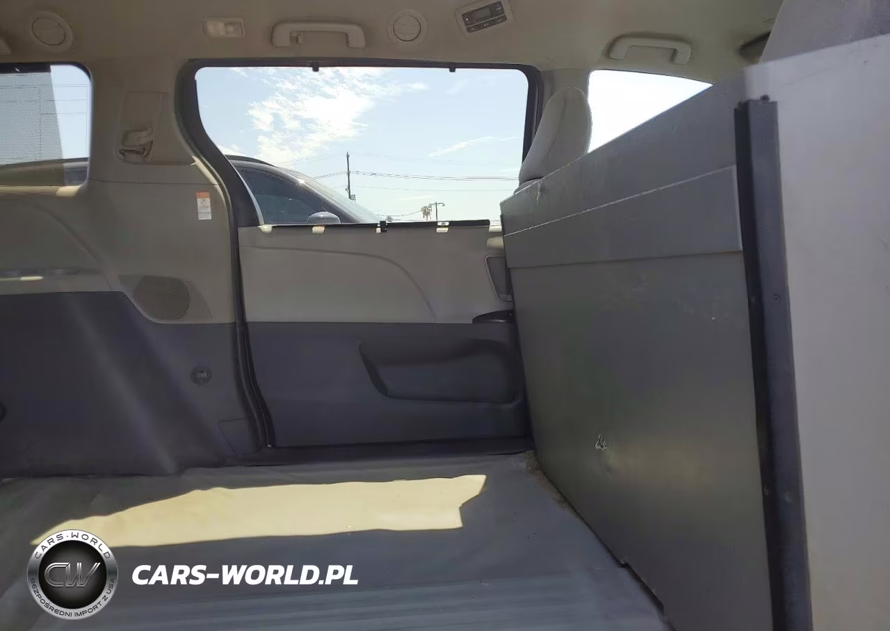 2019 Toyota Sienna Le VIN:5TDKZ3DC7KS998961 - 11