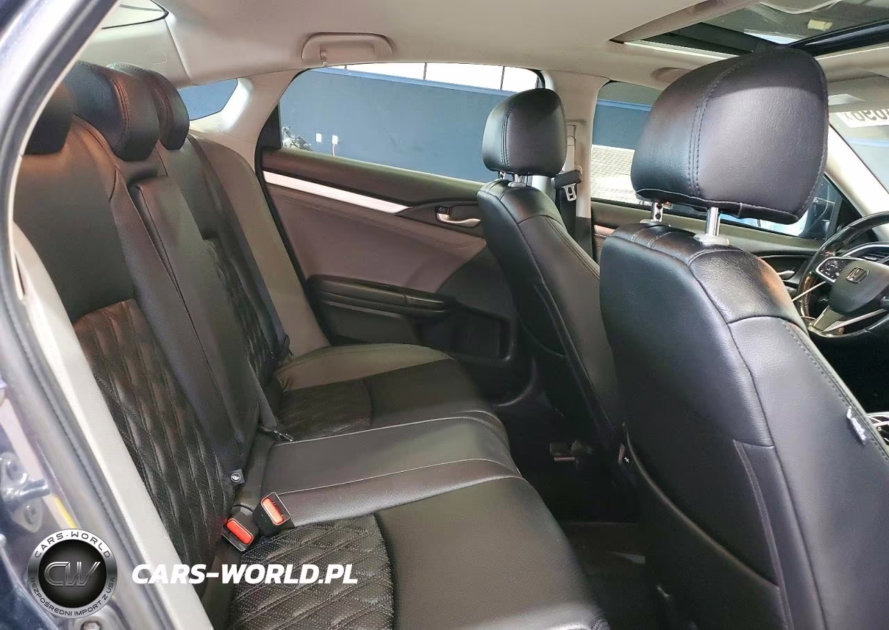 2018 Honda Civic Touring VIN:JHMFC1F97JX032058 - 10