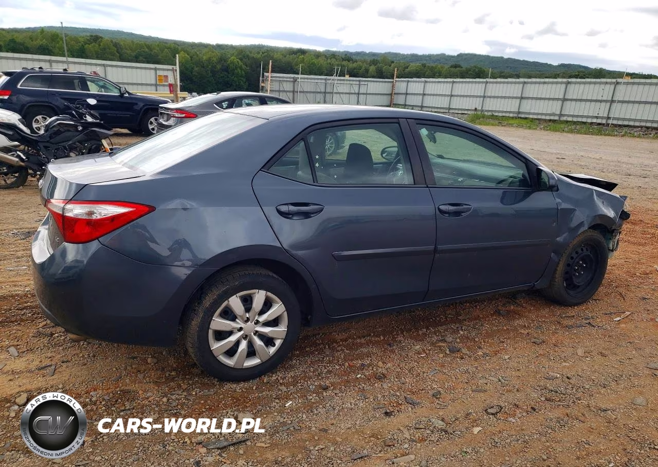 2015 Toyota Corolla Le VIN:2T1BURHE5FC344794 - 3