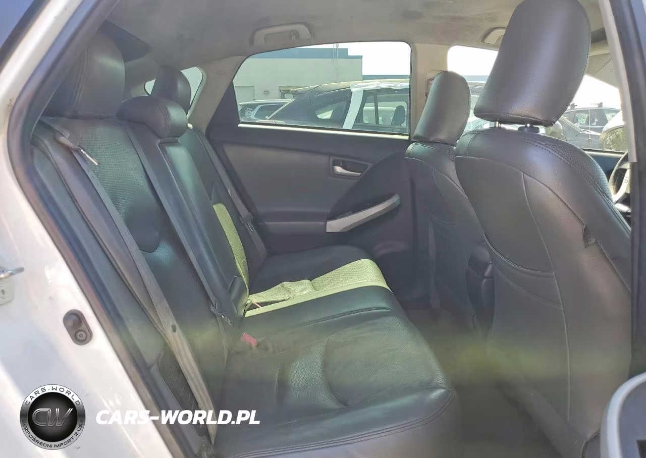 2015 Toyota Prius Plug-In Hybrid Base VIN:JTDKN3DP0F3069698 - 10