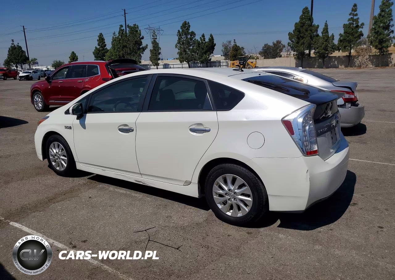 2015 Toyota Prius Plug-In Hybrid Base VIN:JTDKN3DP0F3069698 - 2