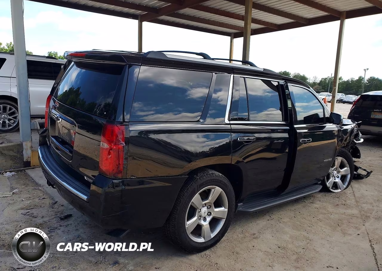 2018 Chevrolet Tahoe K1500 Premier VIN:1GNSKCKCXJR195721 - 3
