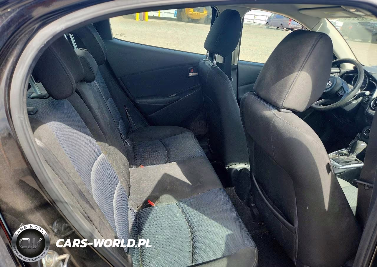 2020 Toyota Yaris Hatchback Le VIN:3MYDLBJV1LY707151 - 10
