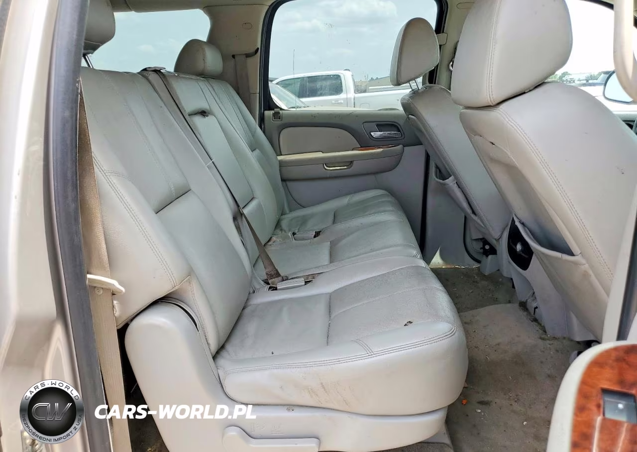 2008 Chevrolet Suburban C1500 Ls VIN:1GNFC16038J220079 - 11