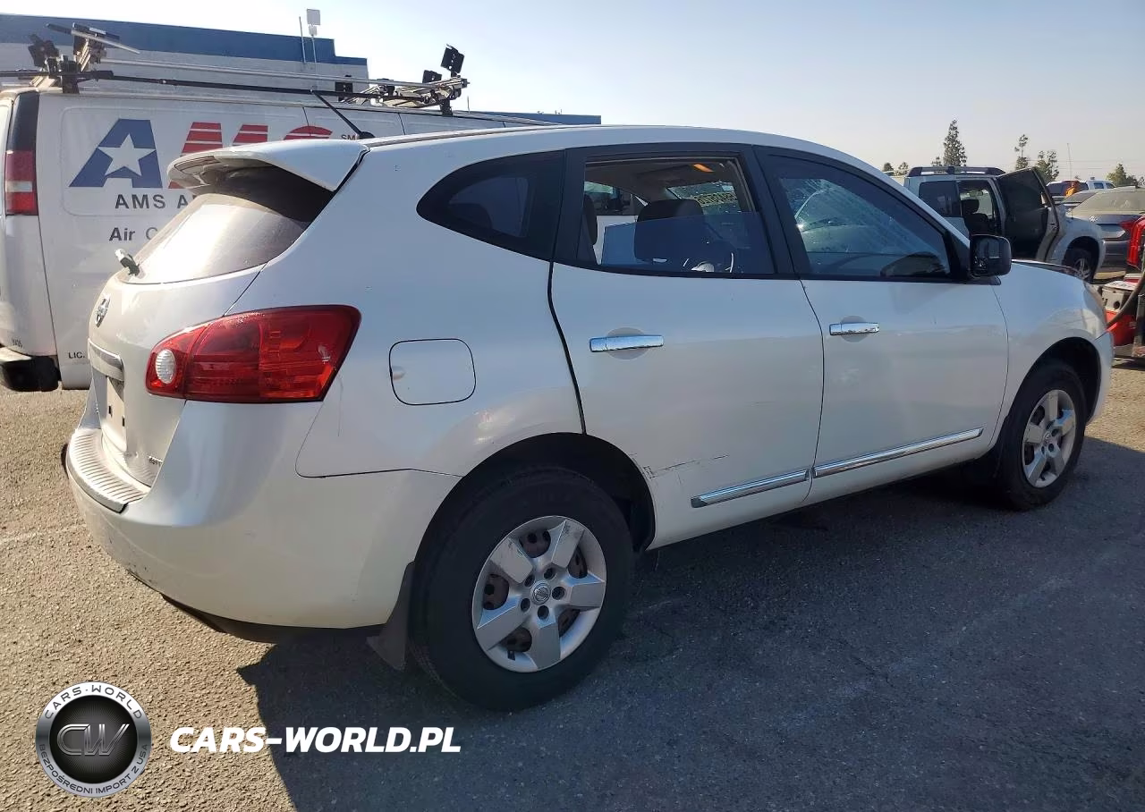 2013 Nissan Rogue S VIN:JN8AS5MVXDW660376 - 3