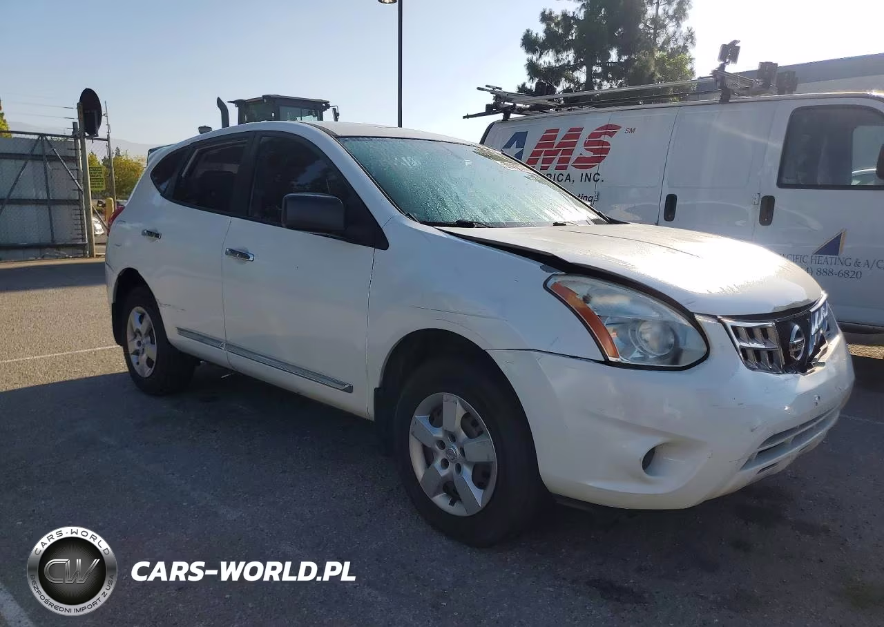 2013 Nissan Rogue S VIN:JN8AS5MVXDW660376 - 4