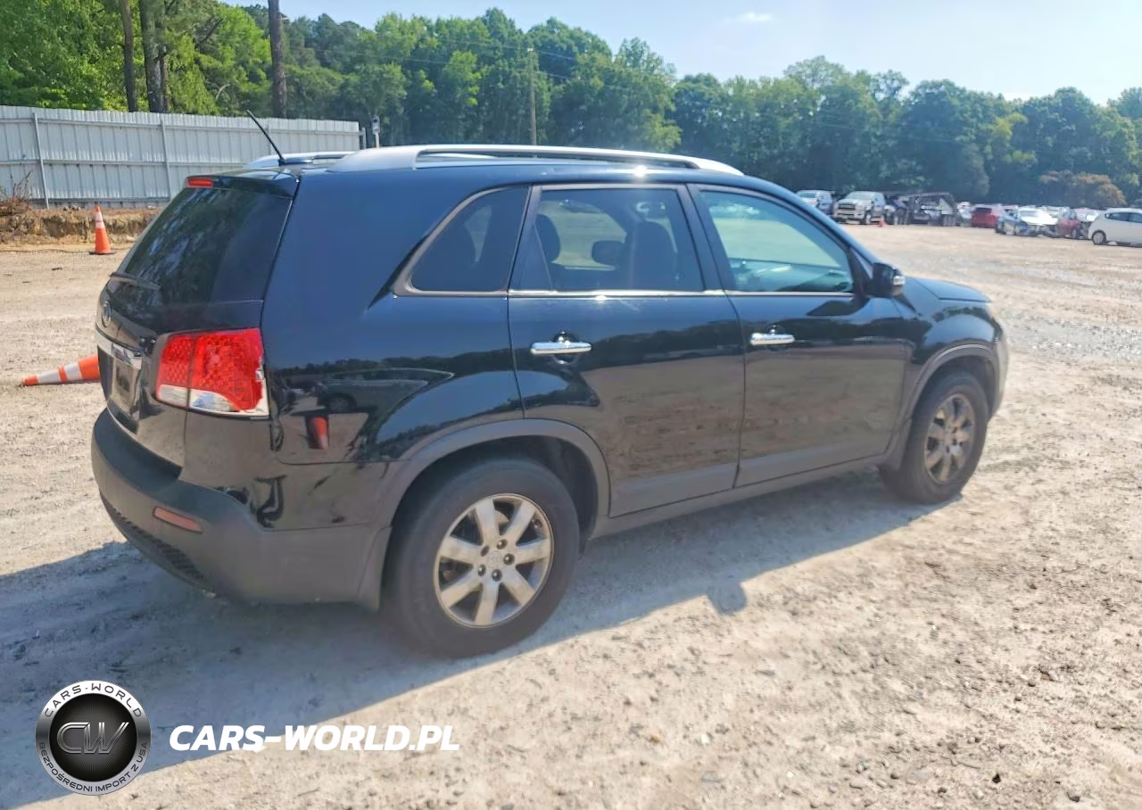 2013 Kia Sorento Lx VIN:5XYKT3A66DG365951 - 3