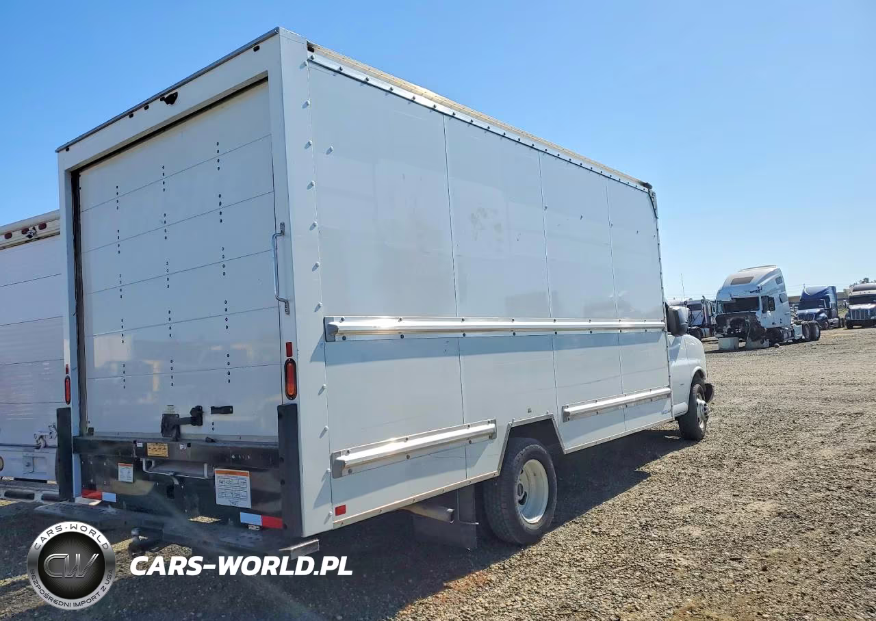 2023 GMC Savana Cut - Box Truck VIN:7GZ37TC7XPN005063 - 3