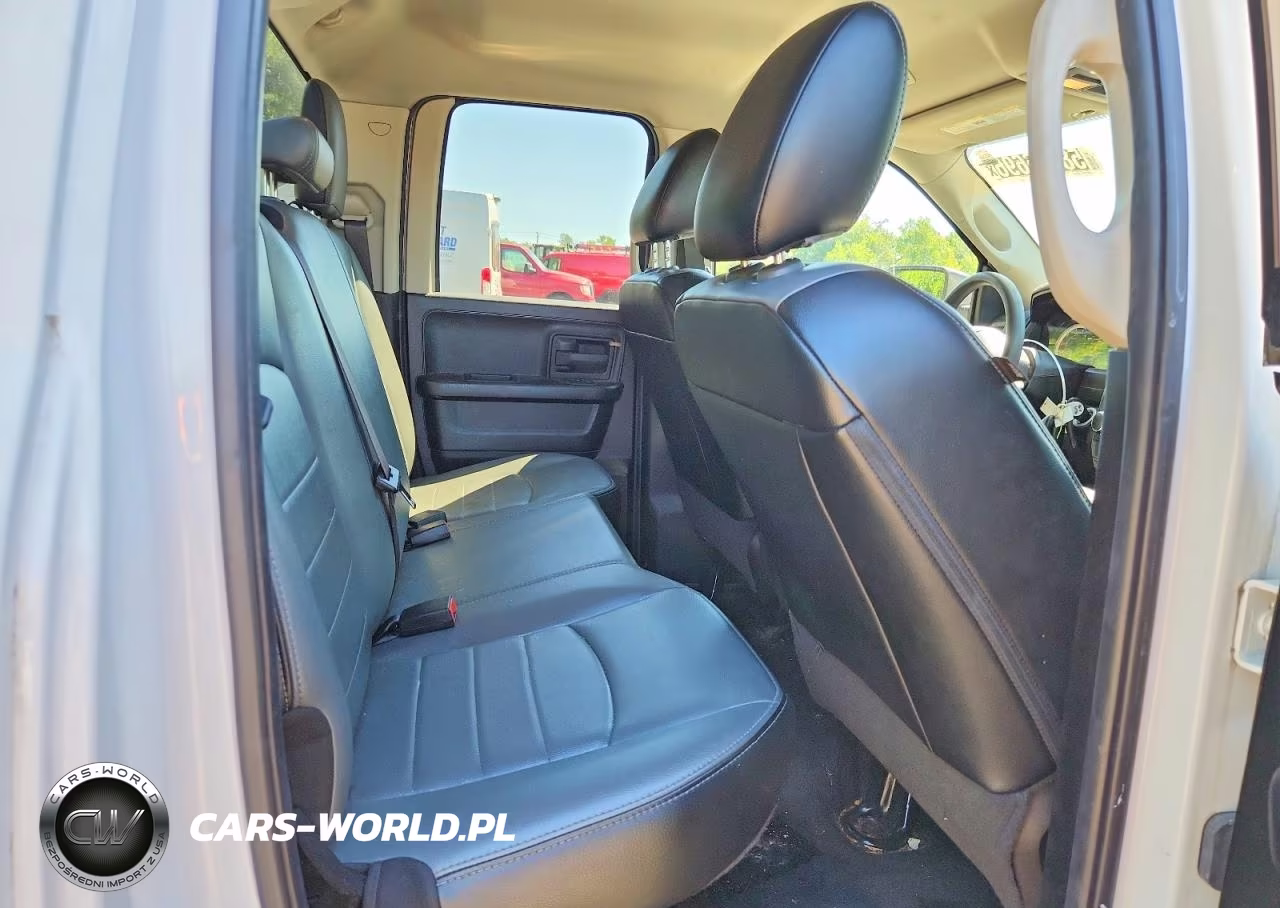 2021 Ram 1500 Classic Tradesman VIN:1C6RR6FG5MS558898 - 10