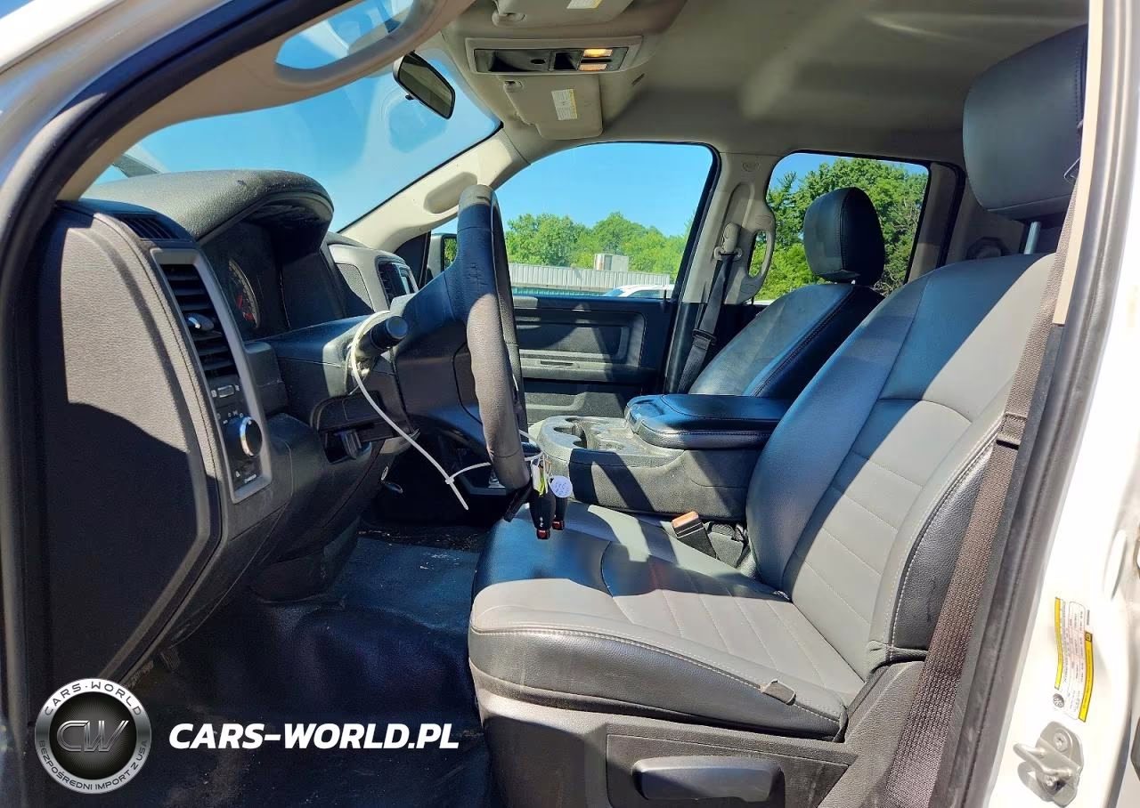 2021 Ram 1500 Classic Tradesman VIN:1C6RR6FG5MS558898 - 7