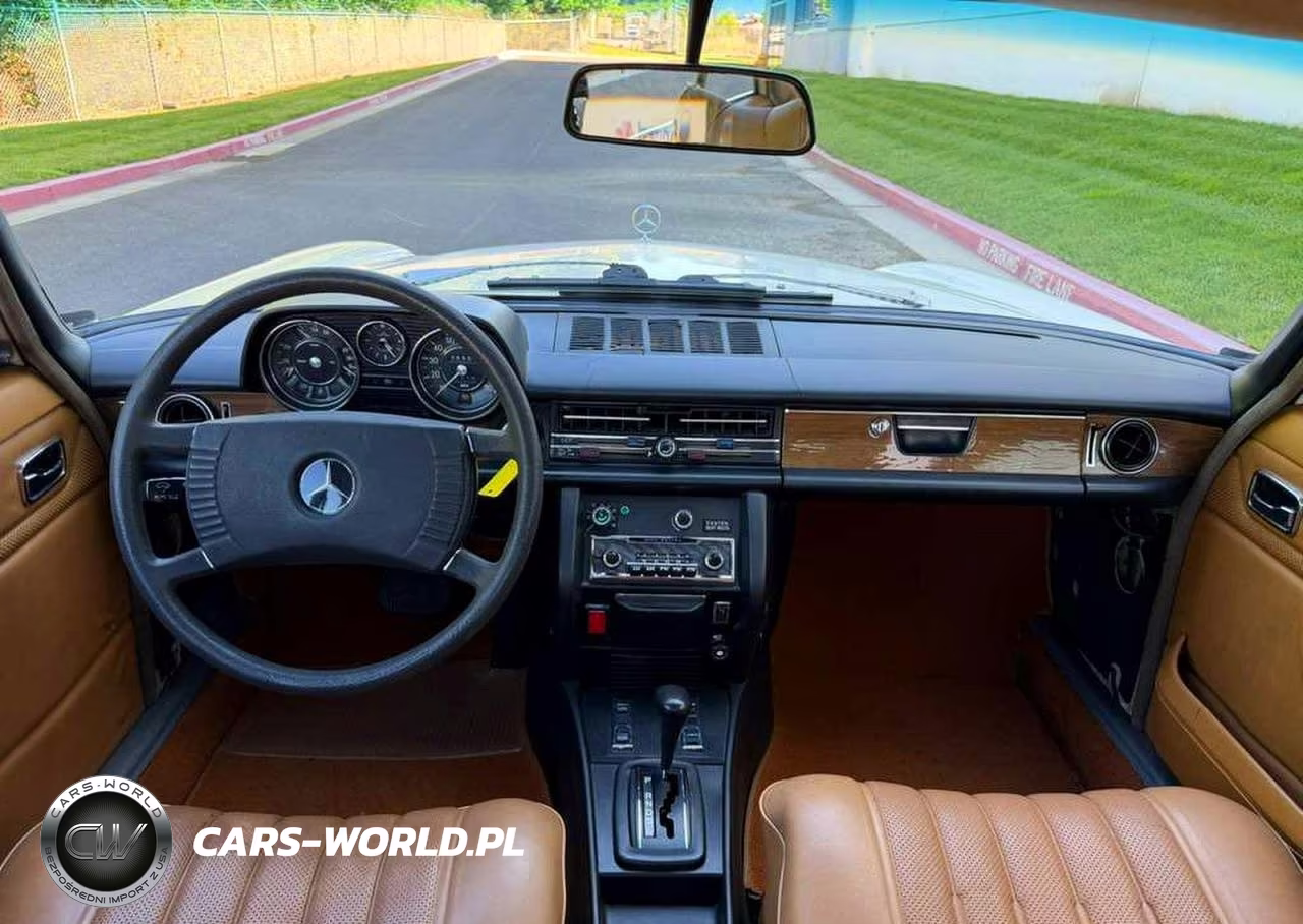 1975 Mercedes-Benz 300D VIN:11511412003948 - 9