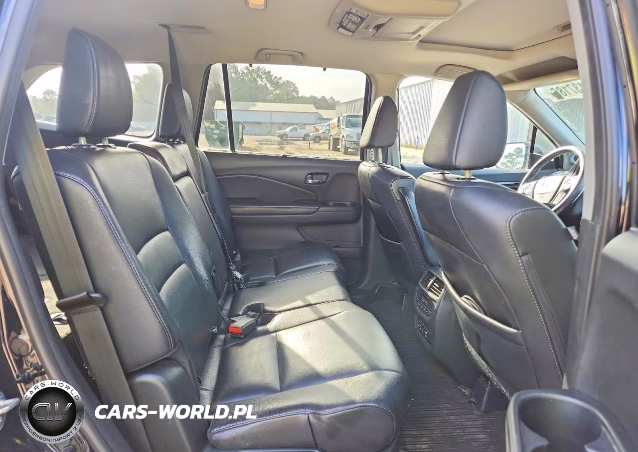 2016 Honda Pilot Touring VIN:5FNYF5H98GB053168 - 10
