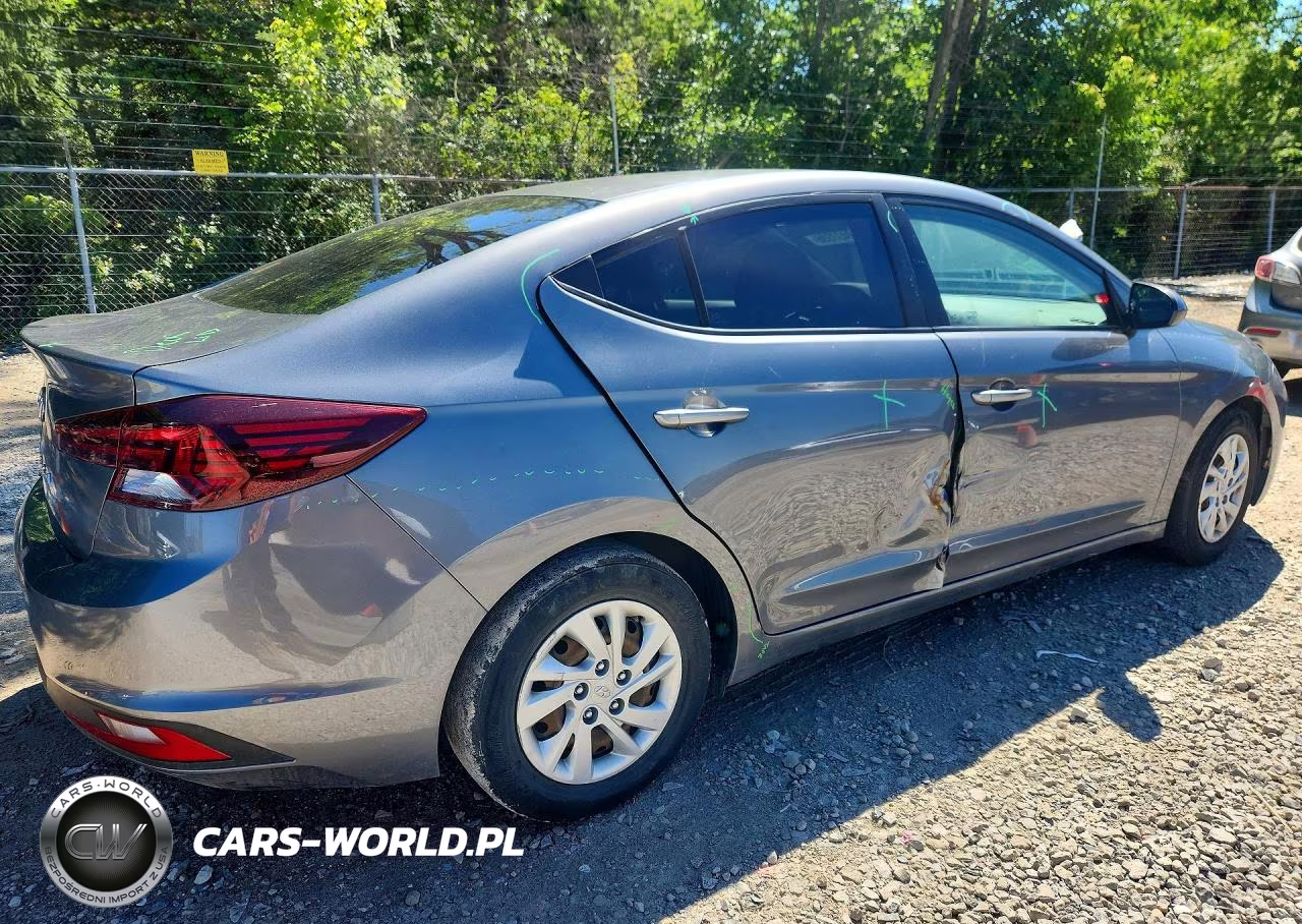 2019 Hyundai Elantra Se VIN:5NPD74LF3KH497300 - 3