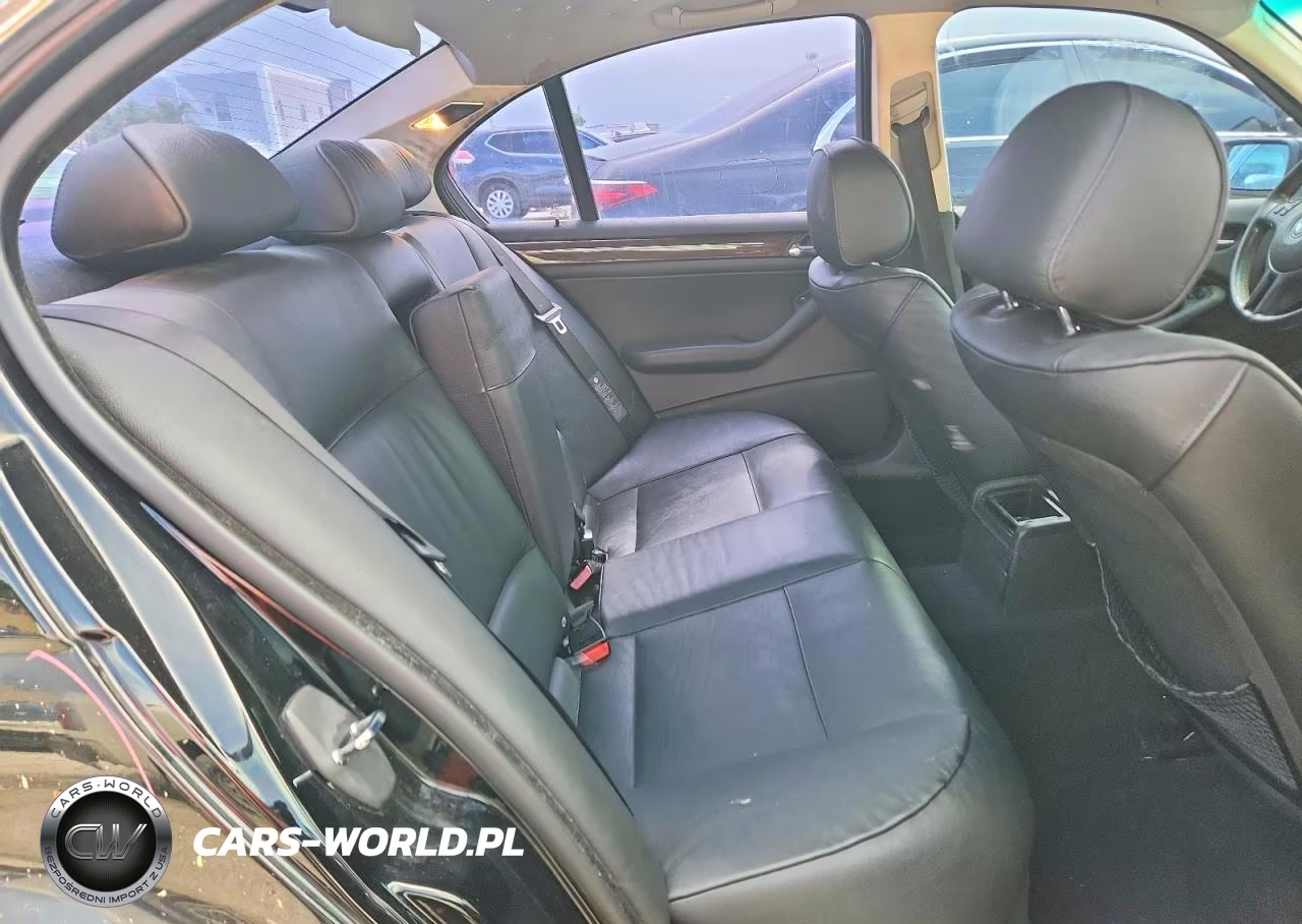 2005 BMW 330 Xi VIN:WBAEW53465PN39878 - 10