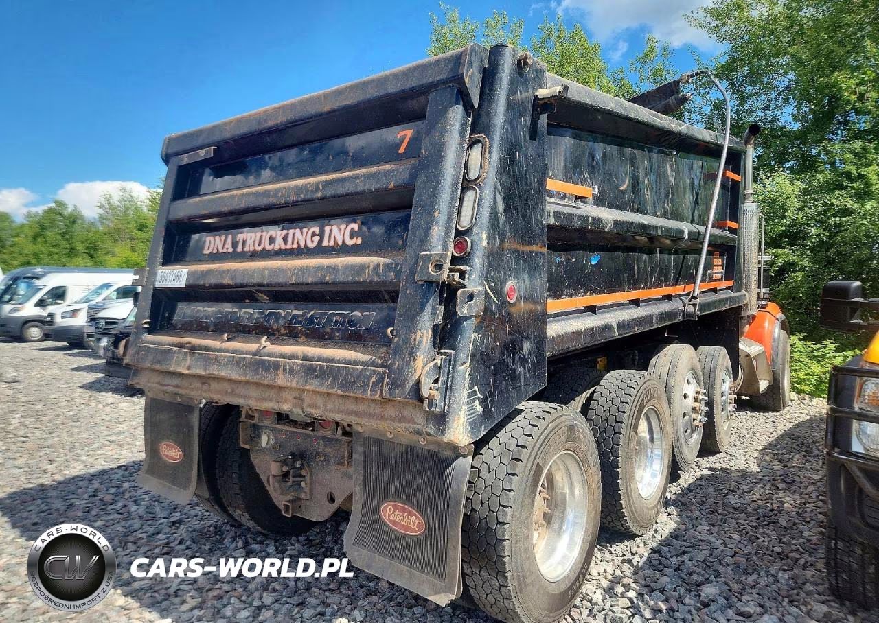 2004 Peterbilt 378 Dump Truck VIN:1NPFLUTX04D812603 - 4