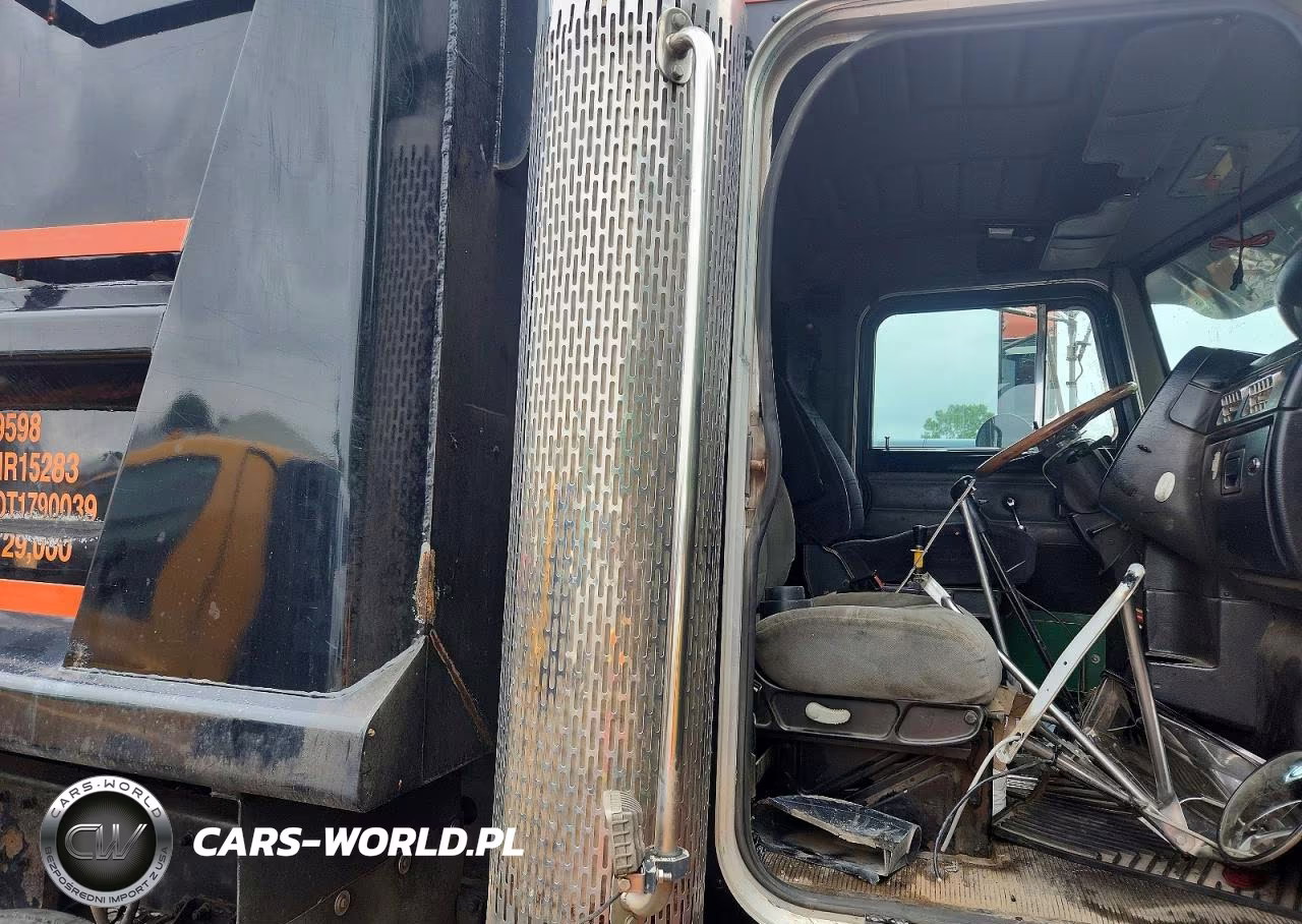 2004 Peterbilt 378 Dump Truck VIN:1NPFLUTX04D812603 - 6