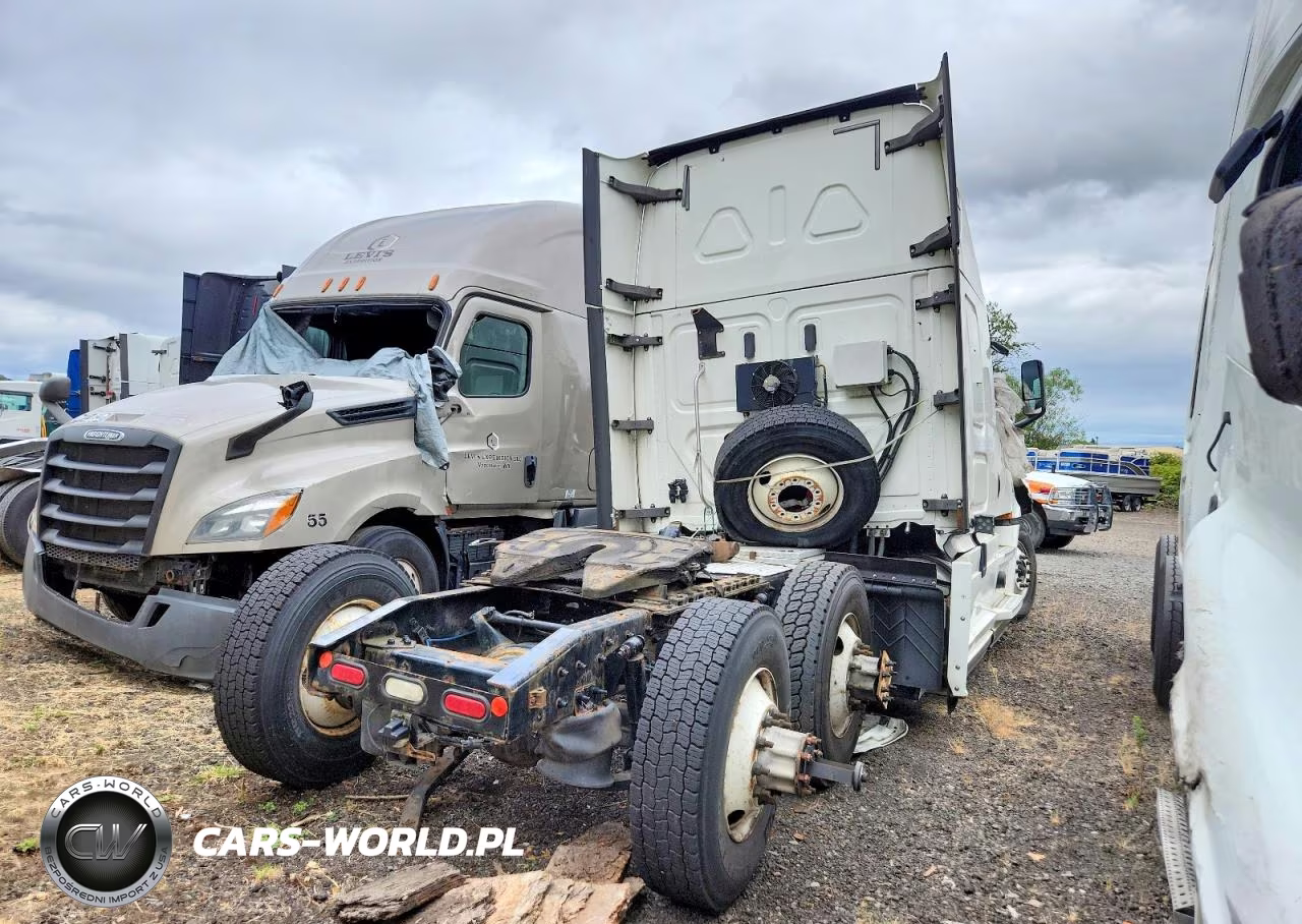 2018 Freightliner Cascadia 126 Semi Truck VIN:3AKJHHDR7JSJZ6424 - 4