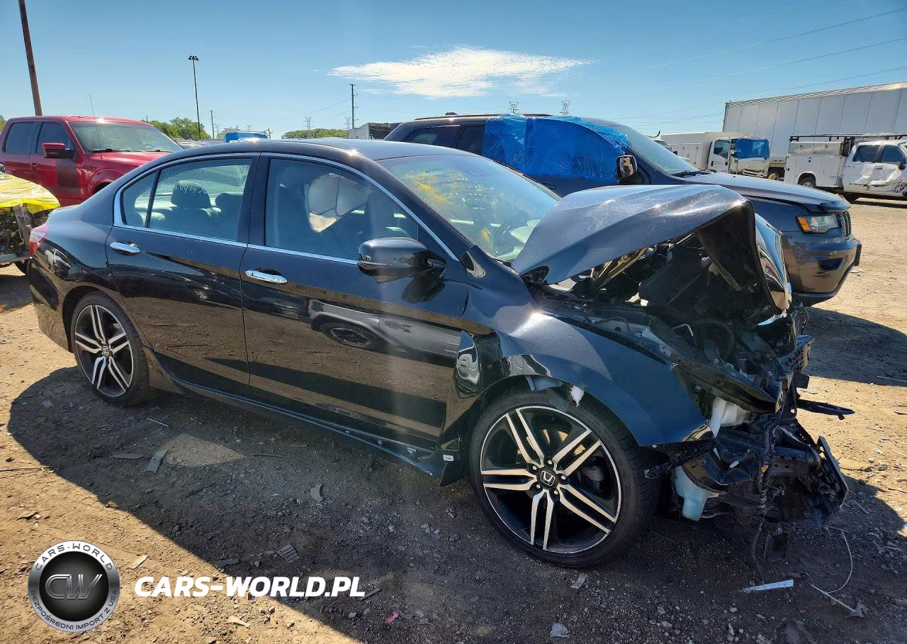 2017 Honda Accord Touring VIN:1HGCR3F96HA022635 - 4