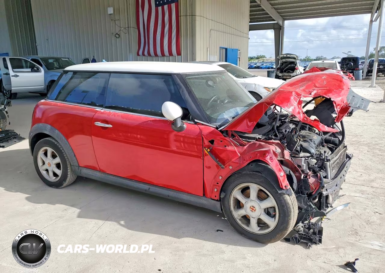 2010 Mini Cooper VIN:WMWMF3C52ATZ24462 - 4