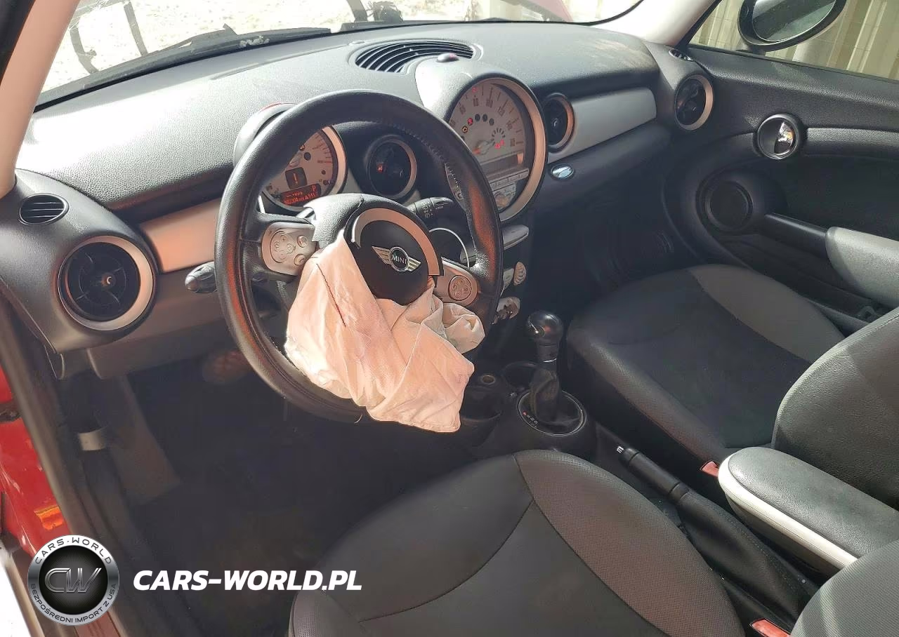 2010 Mini Cooper VIN:WMWMF3C52ATZ24462 - 8