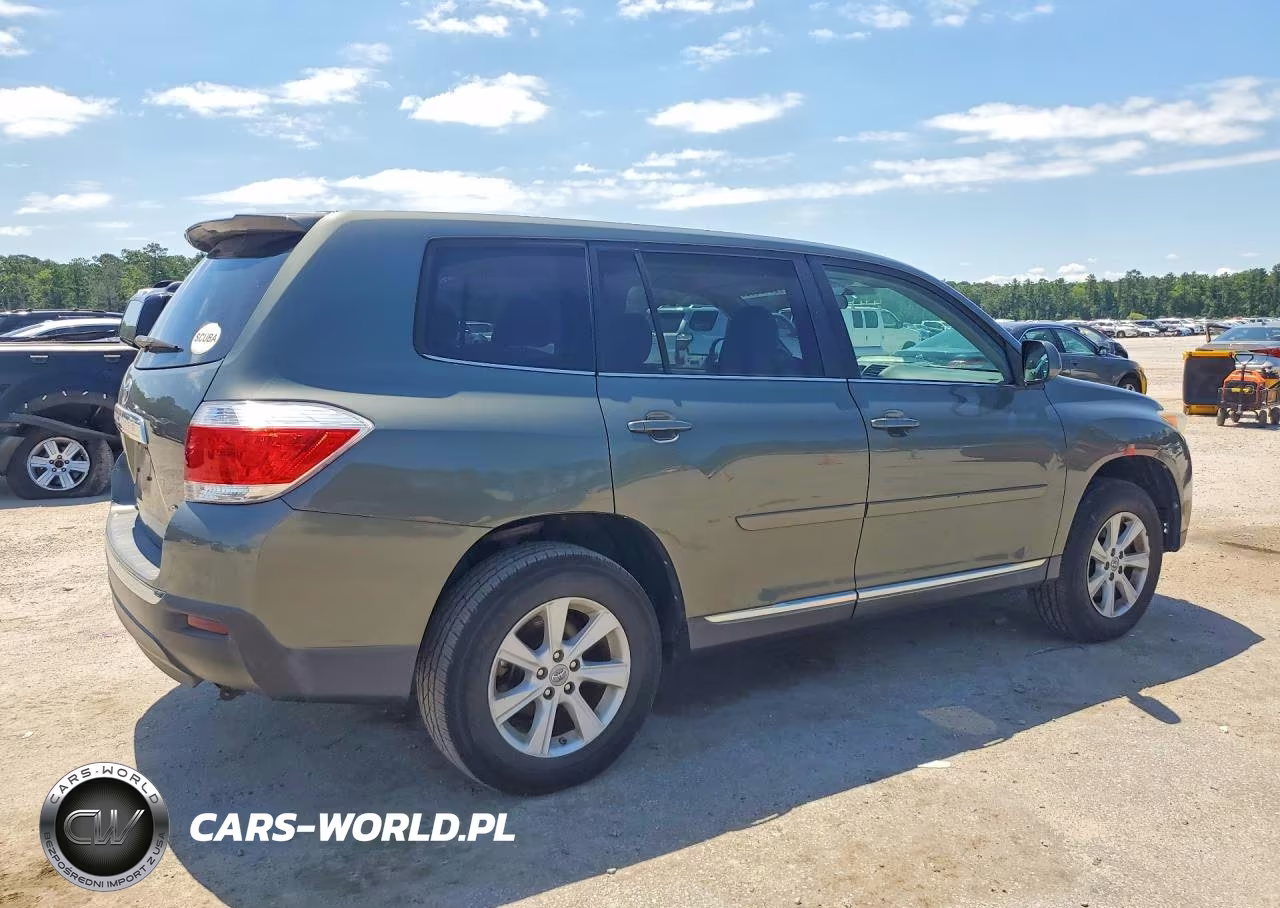2013 Toyota Highlander Base VIN:5TDBK3EH0DS198536 - 3
