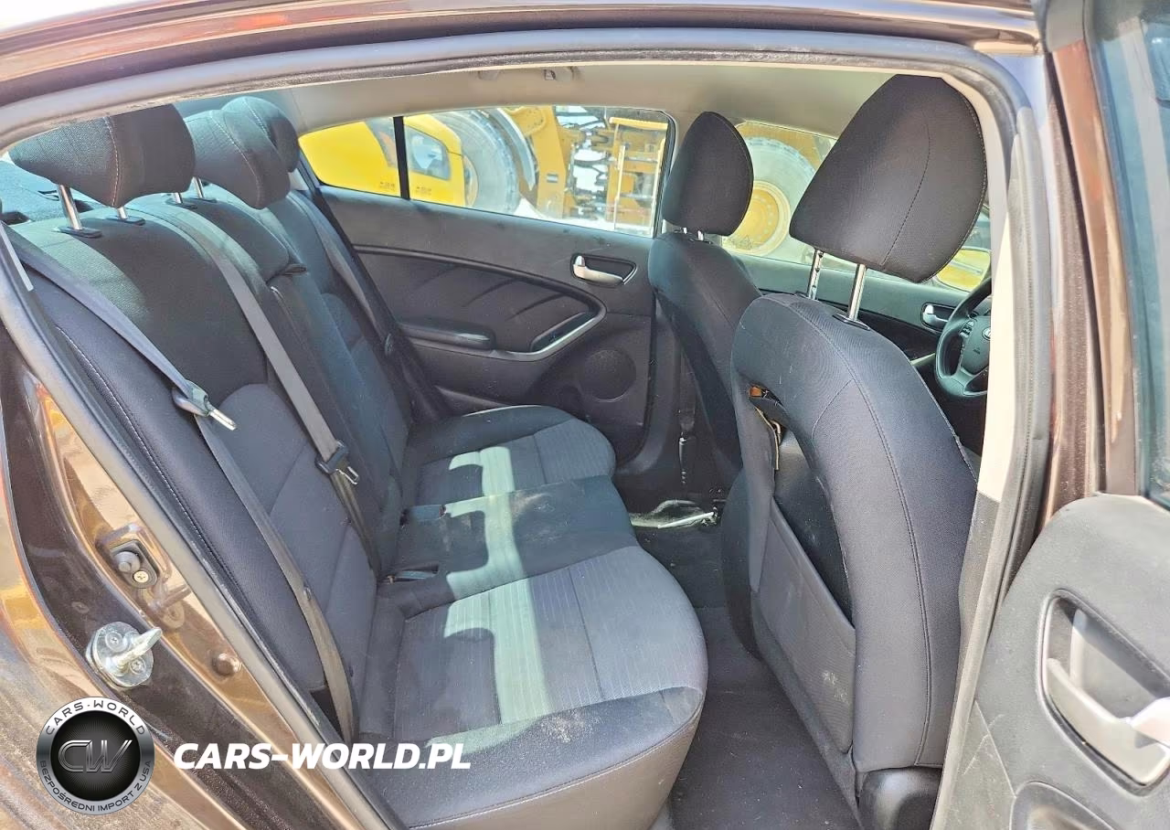 2018 Kia Forte Lx VIN:3KPFL4A73JE220486 - 10