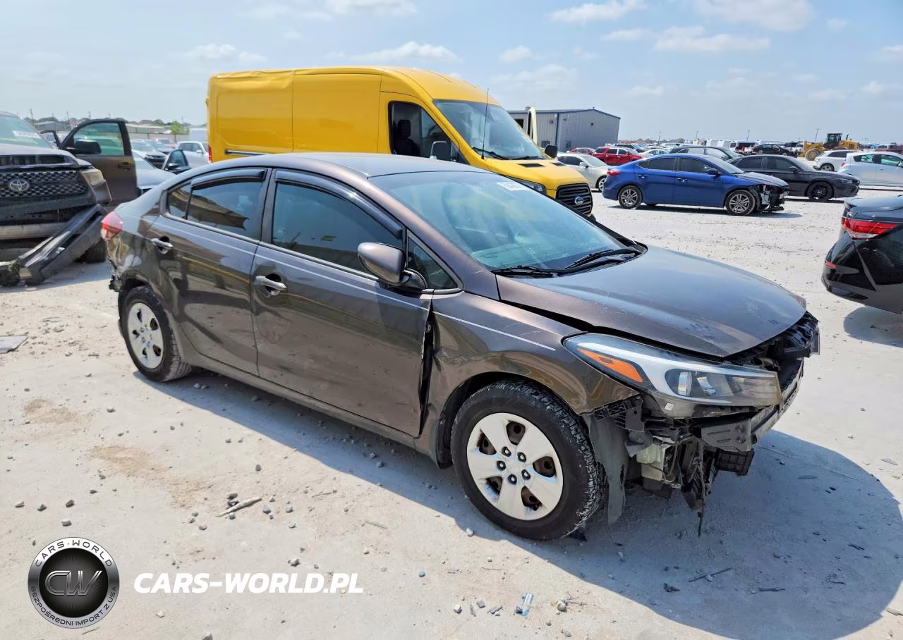 2018 Kia Forte Lx VIN:3KPFL4A73JE220486 - 4