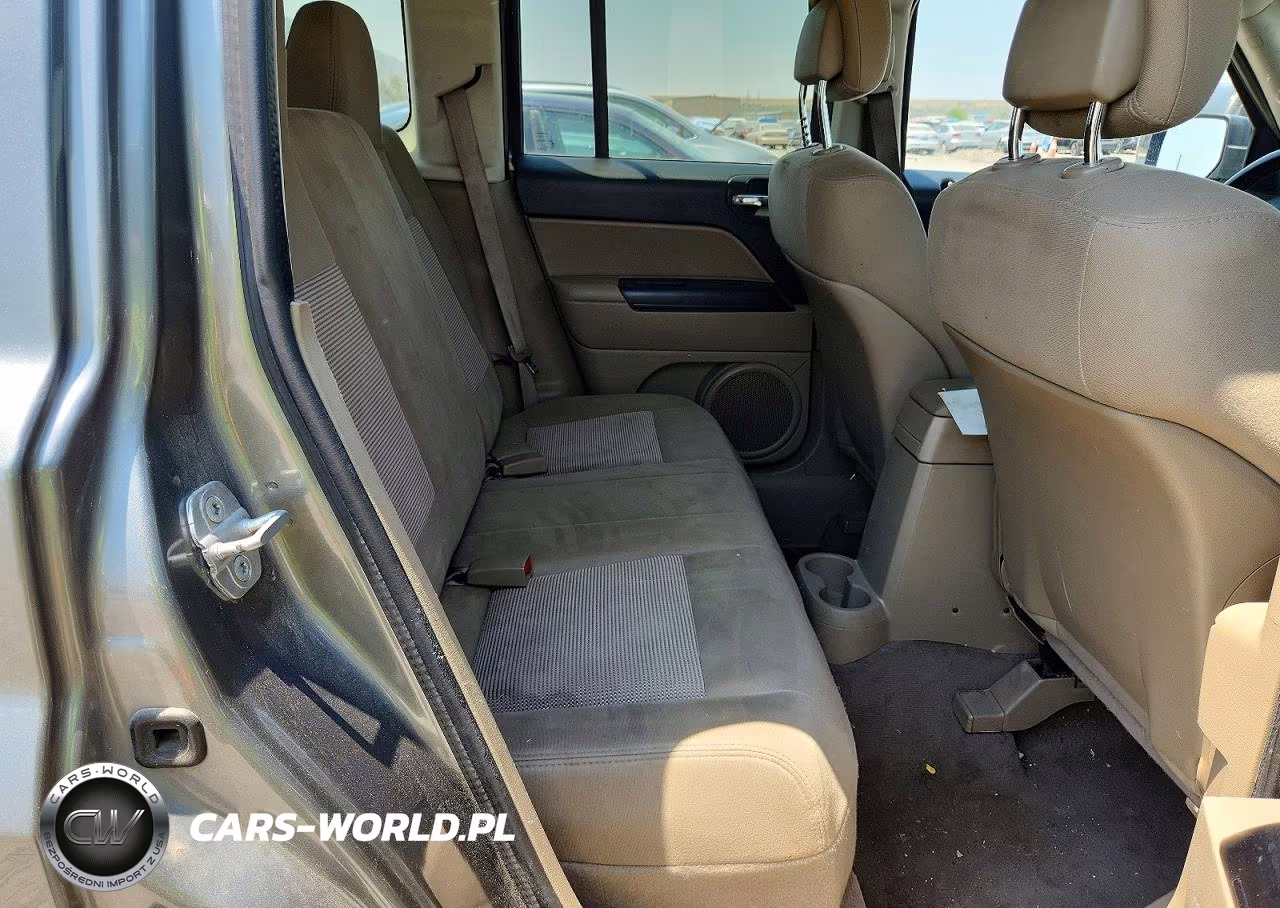 2012 Jeep Patriot Latitude VIN:1C4NJRFBXCD603311 - 10