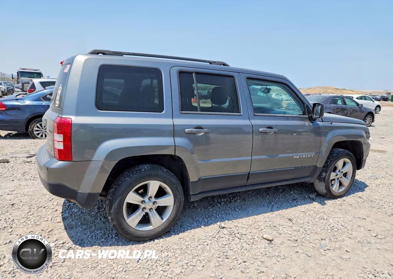 2012 Jeep Patriot Latitude VIN:1C4NJRFBXCD603311 - 3