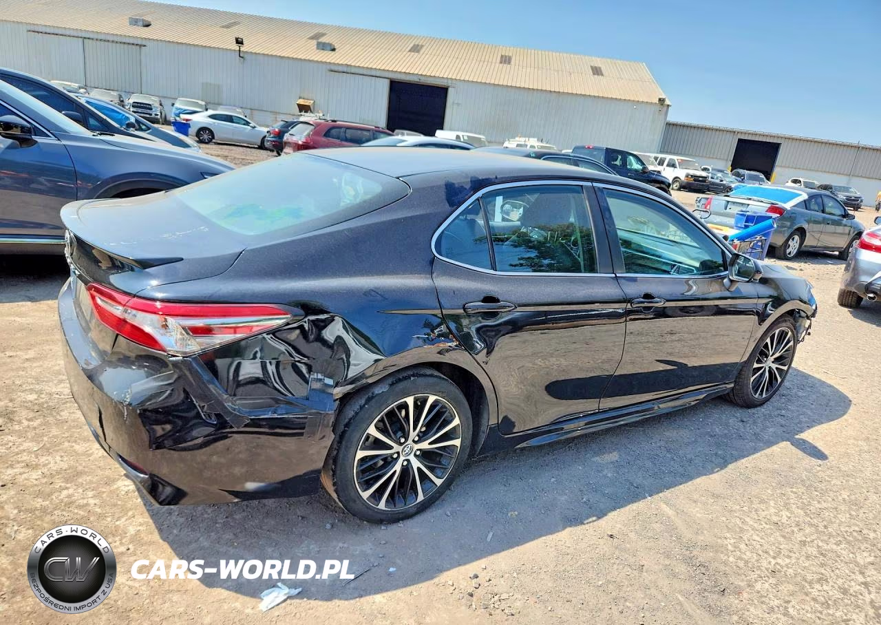 2018 Toyota Camry Se VIN:4T1B11HK6JU628071 - 3