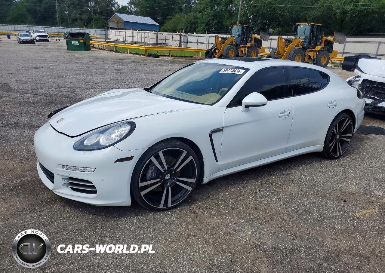 2014 Porsche Panamera 2