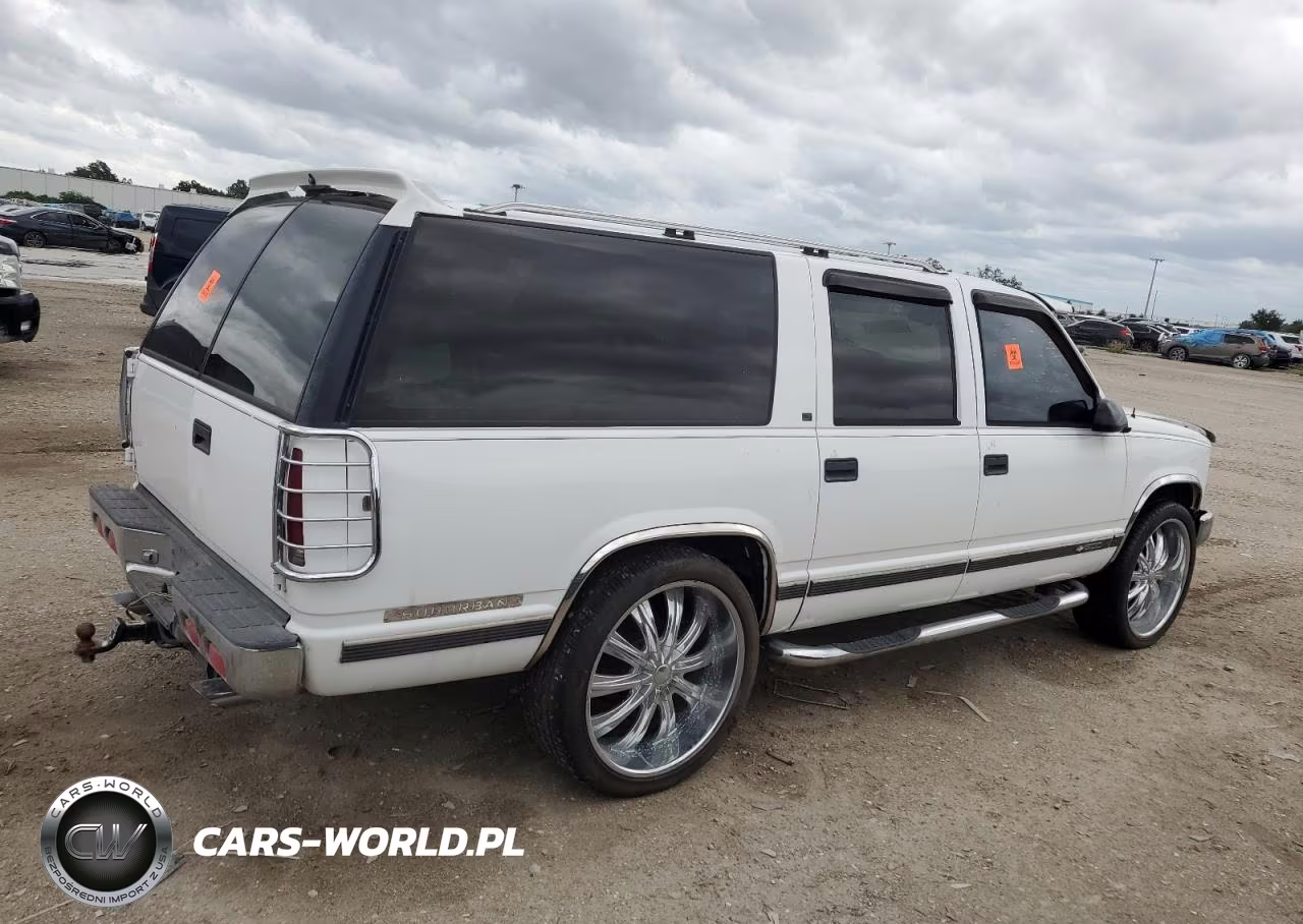 1996 Chevrolet Suburban C1500 VIN:3GNEC16R2TG153351 - 3