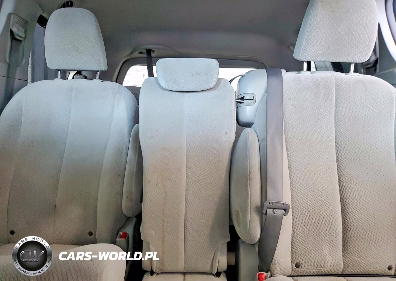 2011 Toyota Sienna Le VIN:5TDKK3DCXBS082053 - 10