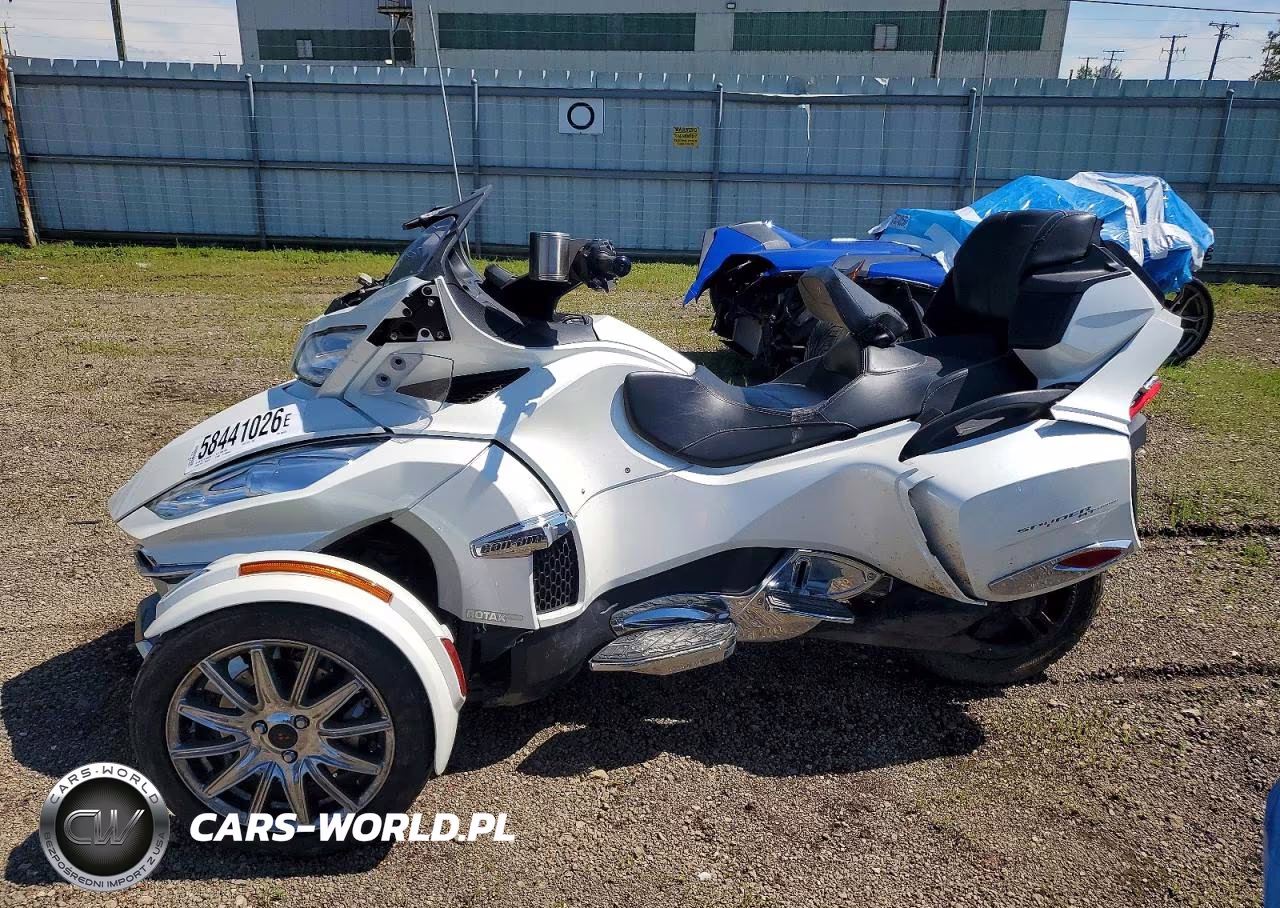 2014 Can-Am Spyder Roadster Rt VIN:2BXNBDD18EV002674 - 3