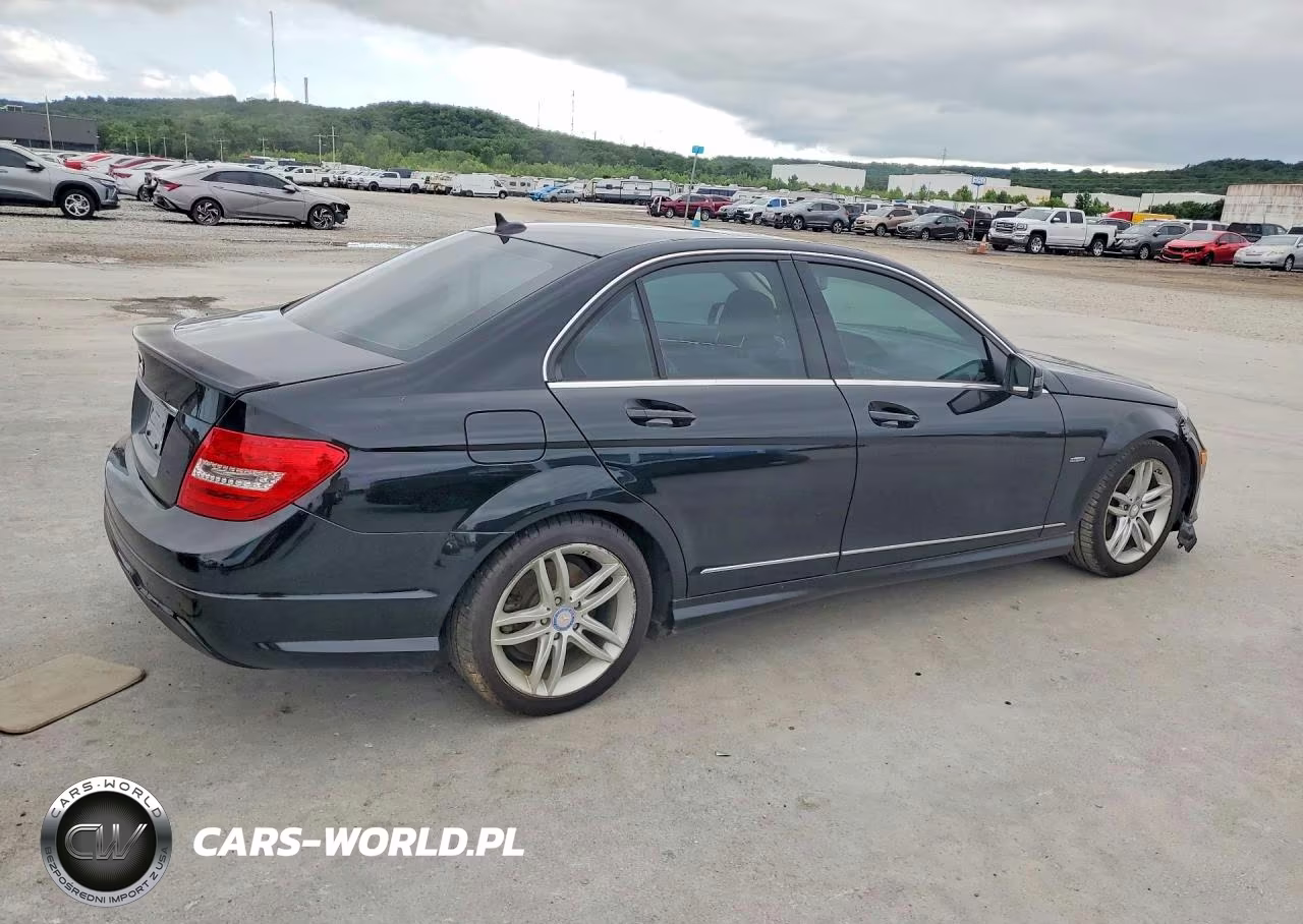 2012 Mercedes-Benz C 250 VIN:WDDGF4HB4CR232391 - 3