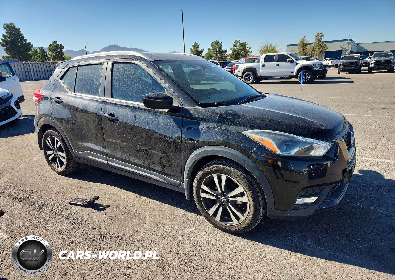2019 Nissan Kicks Sr VIN:3N1CP5CU8KL523358 - 4