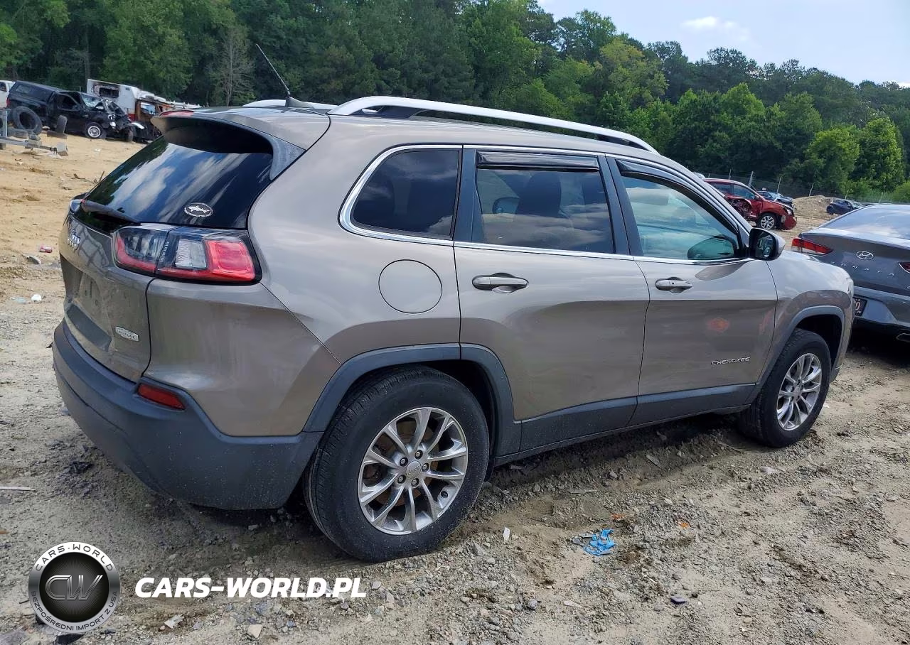 2019 Jeep Cherokee Latitude Plus VIN:1C4PJMLB3KD192753 - 3