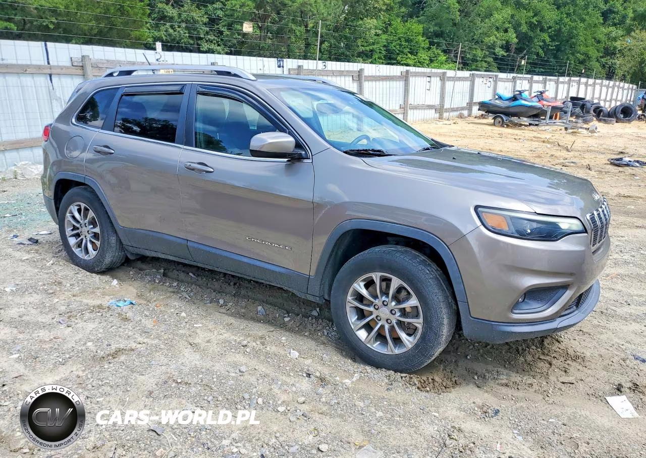 2019 Jeep Cherokee Latitude Plus VIN:1C4PJMLB3KD192753 - 4