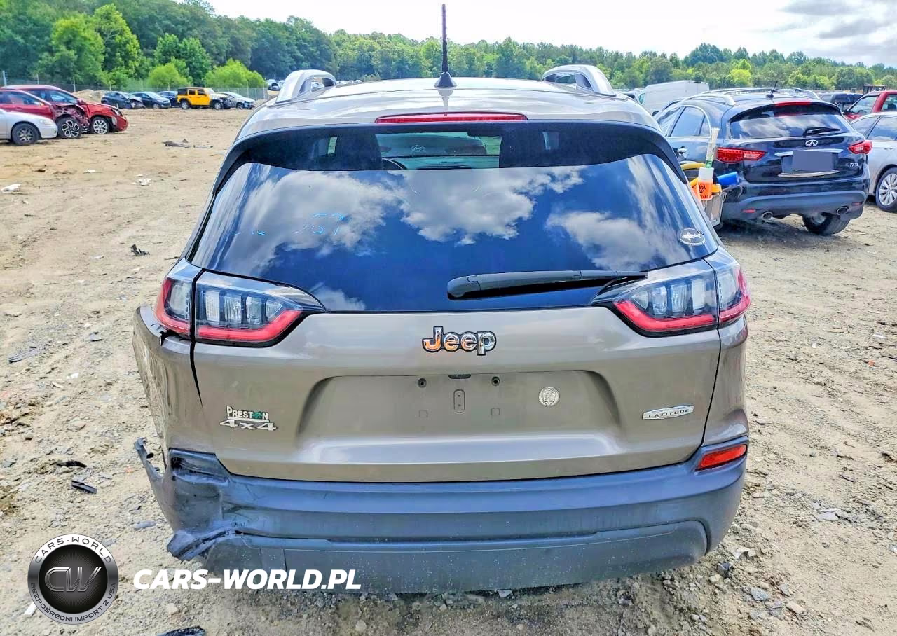 2019 Jeep Cherokee Latitude Plus VIN:1C4PJMLB3KD192753 - 6