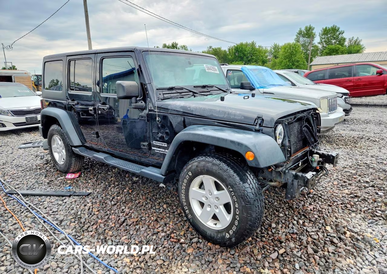 2015 Jeep Wrangler Unlimited Sport VIN:1C4BJWDG2FL693676 - 4