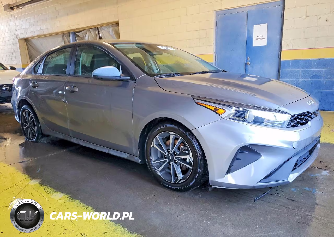 2024 Kia Forte Lxs VIN:3KPF24AD4RE730107 - 4