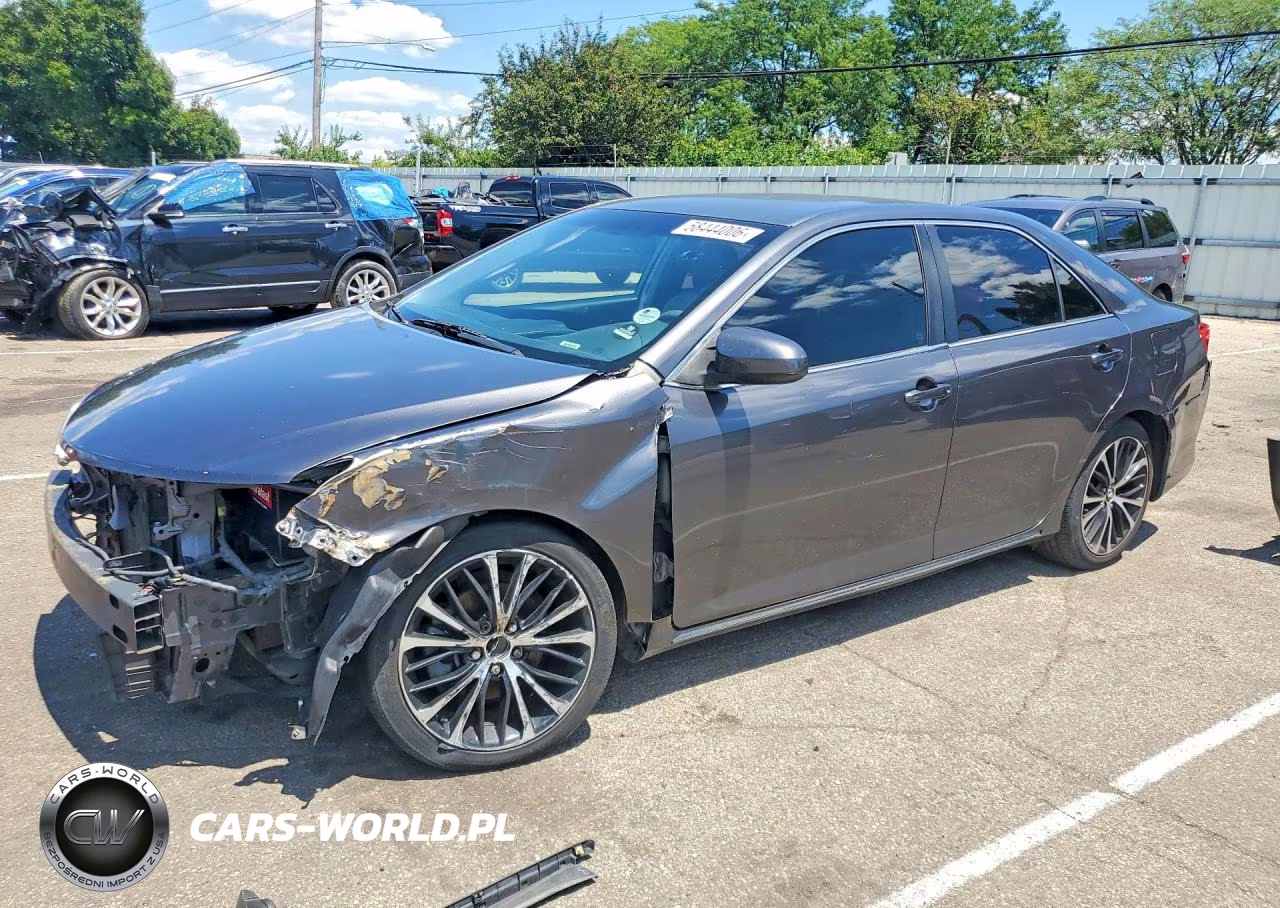 2013 Toyota Camry Le – zdjęcie 1 z 12