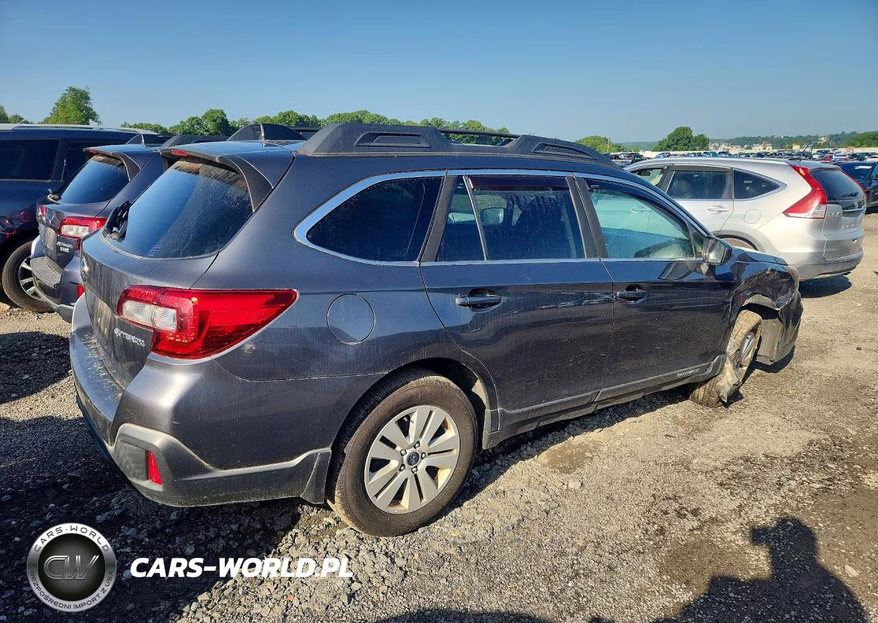 2018 Subaru Outback 2.5I Premium VIN:4S4BSACC2J3286377 - 3