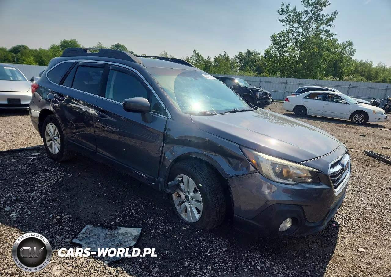 2018 Subaru Outback 2.5I Premium VIN:4S4BSACC2J3286377 - 4