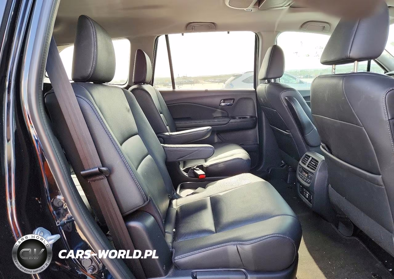 2022 Honda Pilot Touring VIN:5FNYF5H60NB030745 - 10