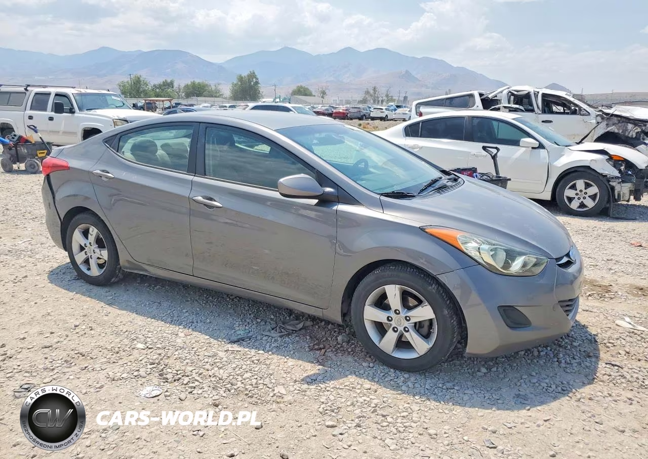 2013 Hyundai Elantra Gls VIN:5NPDH4AE6DH419541 - 4