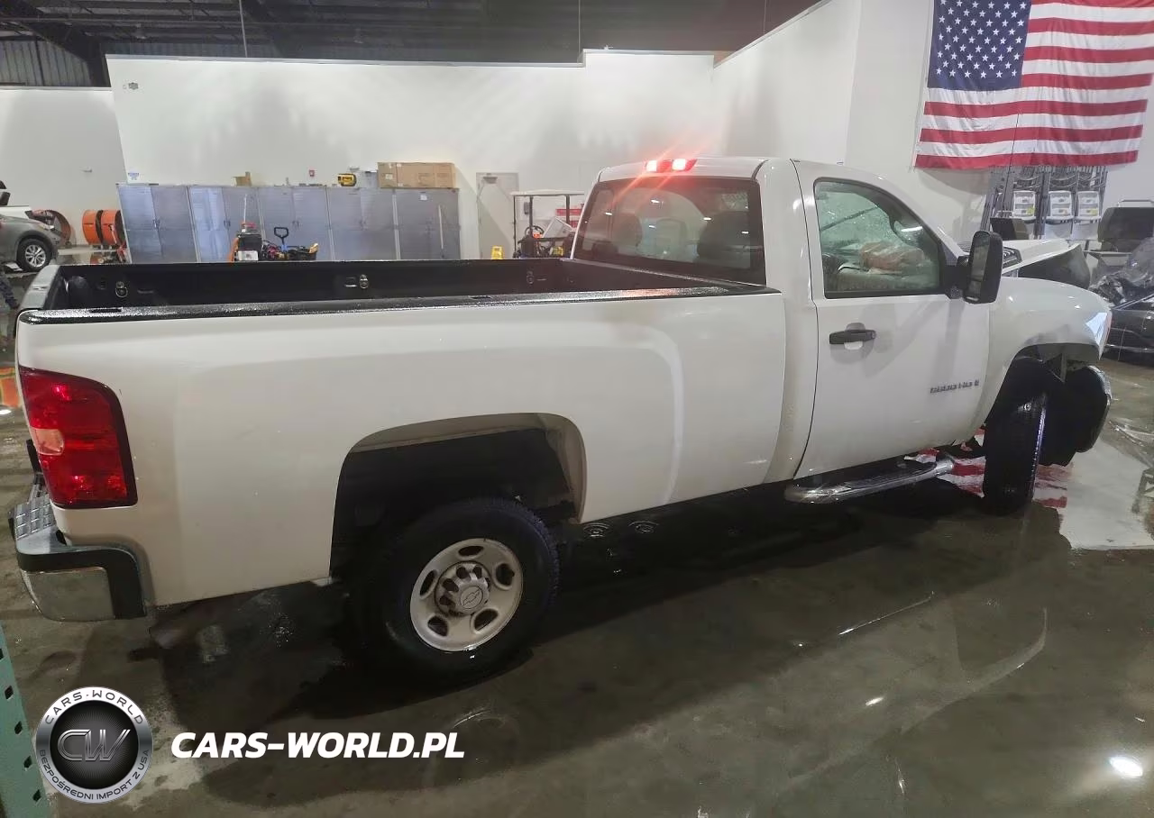 2007 Chevrolet Silverado C2500 Heavy Duty VIN:1GCHC24K97E511947 - 3