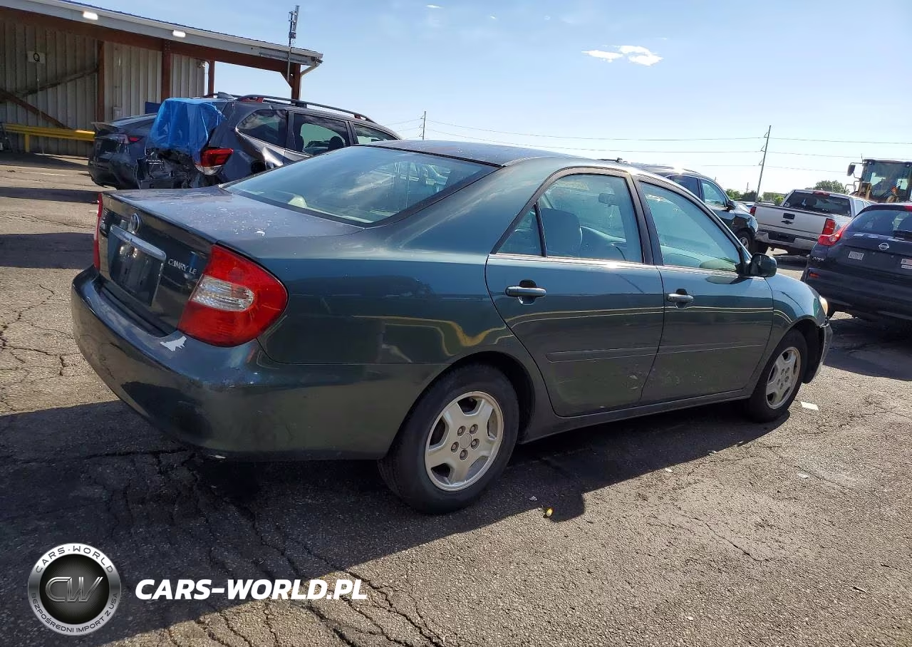 2002 Toyota Camry Le VIN:4T1BE32K82U504555 - 3