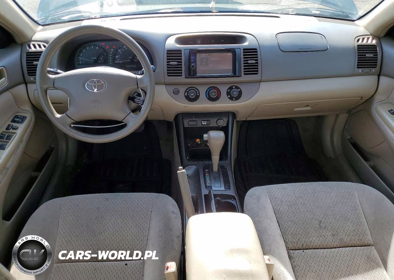 2002 Toyota Camry Le VIN:4T1BE32K82U504555 - 8